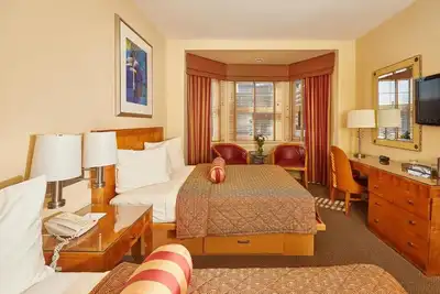 Image de 2 Family Ready Stay Close to Liberty Bell Center | Free Breakfast