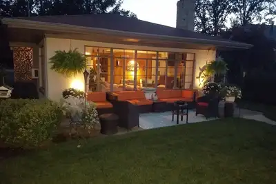 Image de Waterfront 3-bedroom Lake Cottage on Tecumseh Island at Indian Lake!