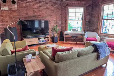 Image de Amazing Downtown Location. Sleeps 7. Dog Friendly