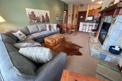 Image de Steps to the Elk Chair | Pool and Hot Tub