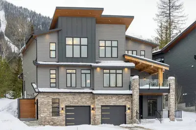 Image de Ski In/Out. Luxury with Hot Tub & Ev Charger