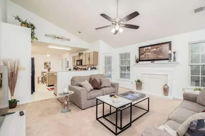 Image de Hot Tub - Suburban - Comfy