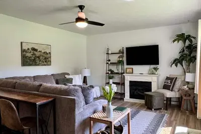 Image de Easy checkout, safe home off I40 King pet friendly