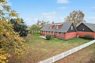 Image de Belle maison de 5 chambres à Aakirkeby