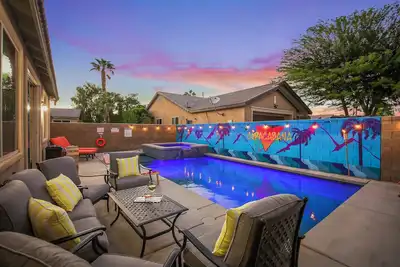 Copacabana: Pool, Spa, PoolTable, Arcade and more!