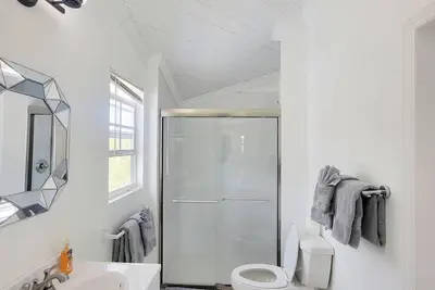 Image de Charming Waterfront cottage in peaceful with WiFi, Ac