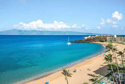 Image de Maui Resort Rentals: The Whaler 1056 - 10th-Floor 1br w/ Stunning Ocean and Mountain Views!