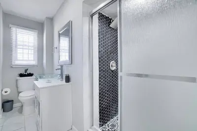 Cozy 2-bedroom apartment in enjoyable Newark with WiFi, central Ac and heating