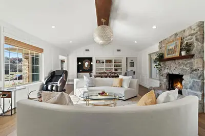 Image de Luxury 4br/3b - Designer Home with Tesla Charger - Near Utd - Richardson Tx