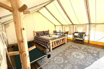 Image de Cozy Mountain-View Tent for an Affordable Glamping Experience!