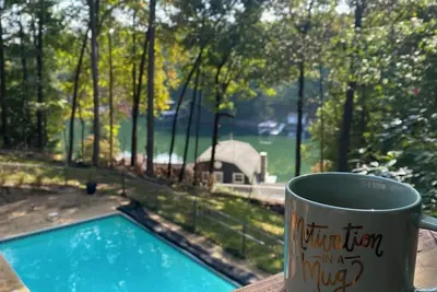 Image de Spacious Cottage on Lake James - Outdoor Firepit, Large Deck to Enjoy Lake Views