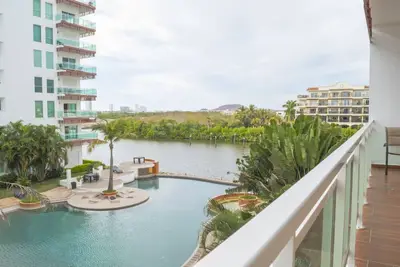 Image de Nice view of the marina/5 min beach by Gpsrentas