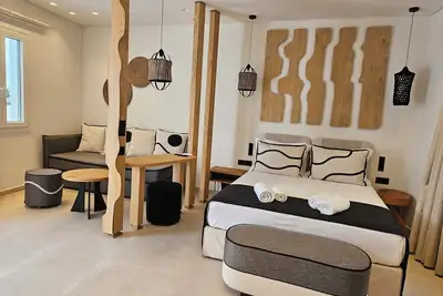 Image de Aristotle Suites, Aura