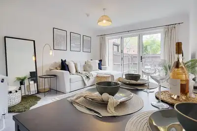 Image de Seapoint- Boho  Coastal Retreat near Sandbanks!