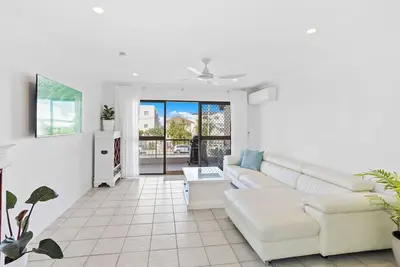 Image de Quiet Palm Beach hideaway, your perfect coastal escape!