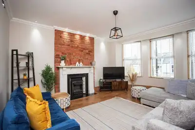 Image de Short walk to Ocean beach front