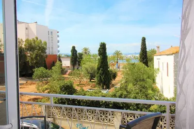 Image de Solimar Roses. Disfruta de una estancia única a un paso de la playa.