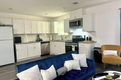 Image de Houston's Colorful Getaway\n\n