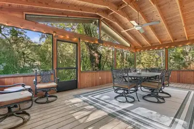 Spacious 4br Home Near Uf - Perfect for Families &