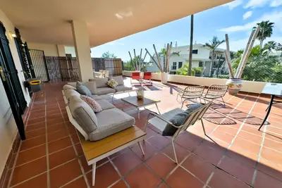 Image de Appartement Moderne Terrasse près Puerto Banús Marbella