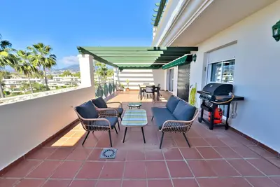 Image de Appartement Moderne Terrasse près Puerto Banús Marbella