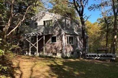 Quiet, cozy home in the woods Cs0038