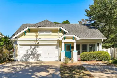 Image de 🌴🌊 Salt Air Cottage: Private Pool Retreat Near Beach & State Park! 🌊🌴