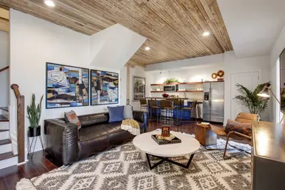 Image de Modern Condo | Downtown Savannah
