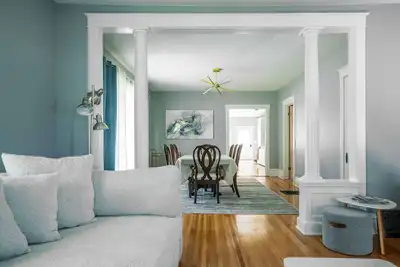 Image de Maplewood Manor – Chic 6 Bdr Downtown Walworth