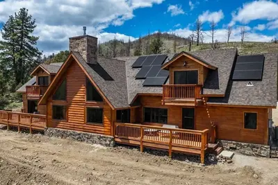 Image de Charming 3-bedroom large and spacious Mountain Chalet. Family Friendly. . .
