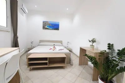 Image de Terrasini Palermo Vacation room for 2 with shared kitchen and seperate bathrooms