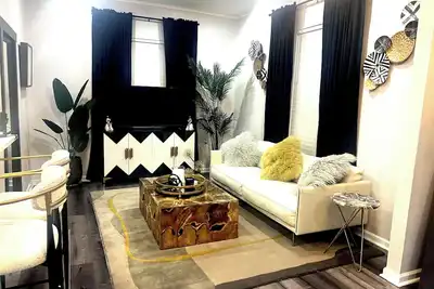 Image de Charming 1-bedroom house Luxury Feel - Med Center/Midtown