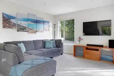 Image de Hibiscus Cottage in Red Beach with Bbq and Aircon