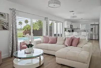 Image de Dreamy 4br Getaway w/ Private Pool & Luxe Patio in Miramar!