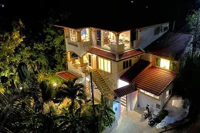 Image de 5-Bedroom****Villa in Phuket, 10 minutes walk to the fine sands of Karon Beach