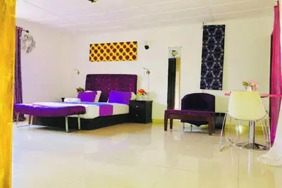 Image de Large ensuite king room, Excellence water system, Solar, generator, Wifi, B&B