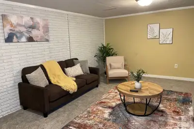Image de Cozy Haven: Your Home Away from Home Spacious 5-bedroom house with Ac and Wi-Fi