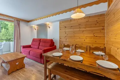 Image de Centre station, Rez-de-chaussée, remise en forme, piscine, sauna, balcon, casier à ski, 38m²