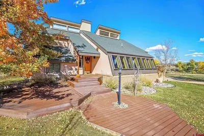 Image de Discover your perfect getaway in this spacious 3-bedroom home in Cortez, Co!