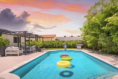 Image de Premium 5br Experience w/Bbq/Court/Games & Fun