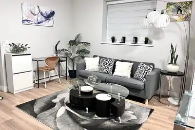 Image de Private Langley Suite Near Shops, Dining & Transit