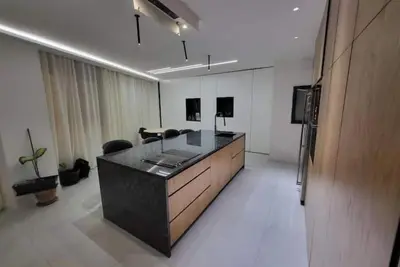 Image de Splendid apartment, nice quality fittings, air-co.