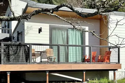 Charming cottage in delightful Sebastopol with Ac, WiFi