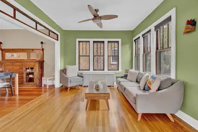 Image de New! Charming 3bd Bungalow in Vibrant Andersonville by AllSet Turnover
