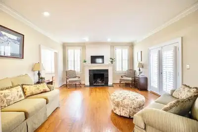 Image de Spacious & Private Augusta Getaway Near Downtown!