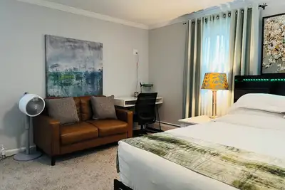 Image de Sherizee Home close to beach and 3 miles to Salem's Haunted happenings