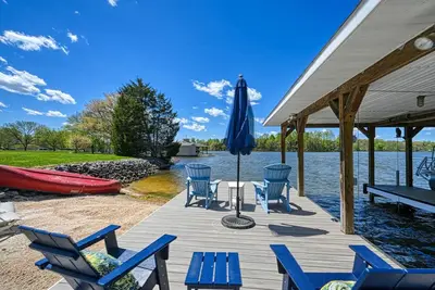 Image de Sunset Views- Waterfront, Covered Slip, Pet Friendly, Updated