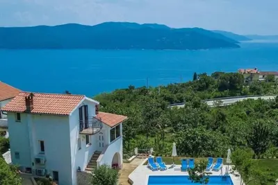Image de Units Charming Brsec Apartment with Shared Pool - Obe Bedroom Apartment with Pool
