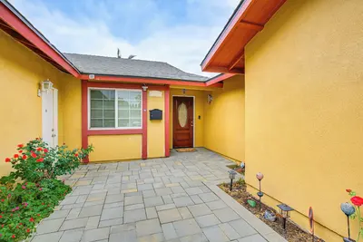 Image de 3 Mi to Disneyland: Anaheim Home
