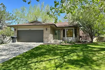 Image de Modern Comforts - Stay/Work/Play